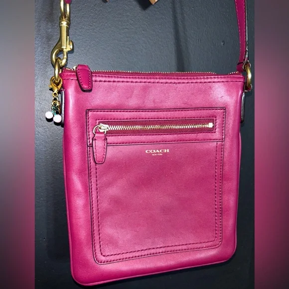 Coach 47989 Legacy Leather
Swingpack Crossbody Bag - Picture 2 of 16